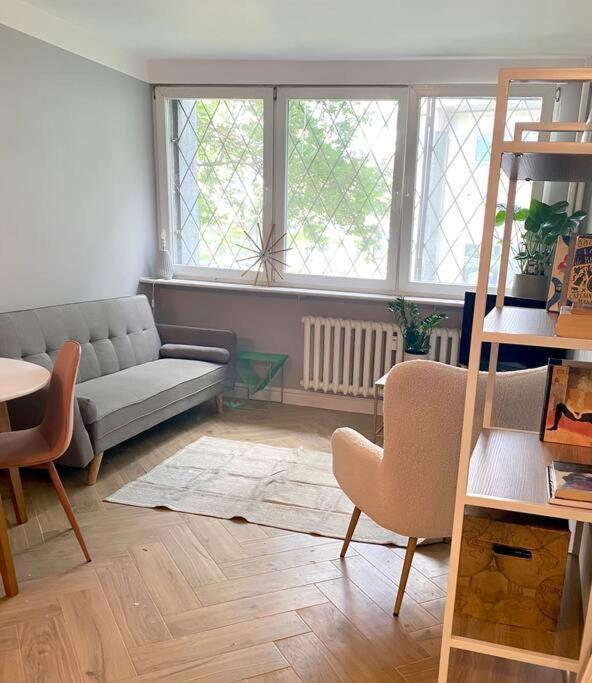 Apartment Close To Metro, 8 Minutes To Centrum And Near Airport Warschau Exterior foto