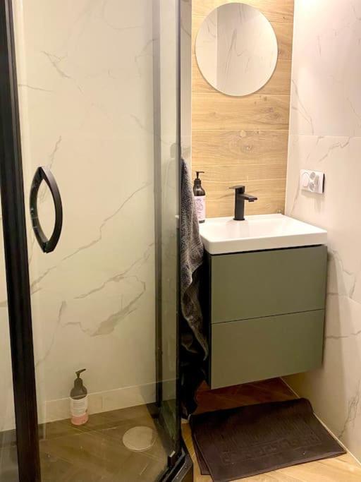 Apartment Close To Metro, 8 Minutes To Centrum And Near Airport Warschau Exterior foto