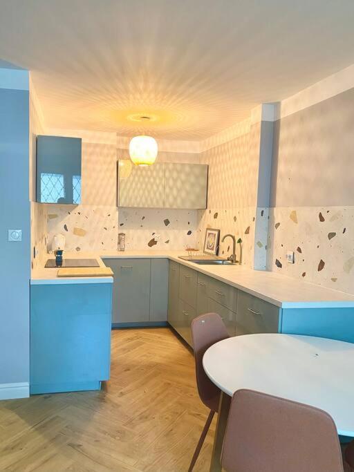 Apartment Close To Metro, 8 Minutes To Centrum And Near Airport Warschau Exterior foto